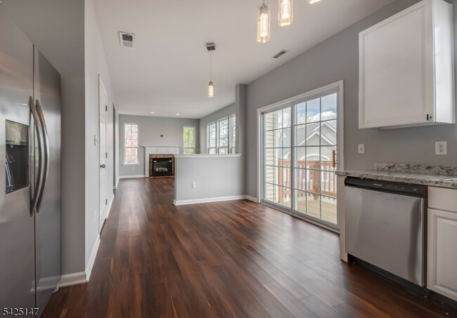 Building Photo - 227 Winding Hill Dr