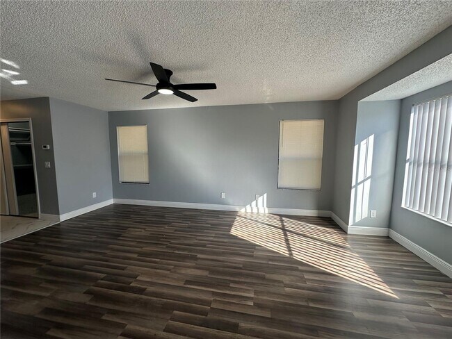 Building Photo - 7846 Snowberry Cir