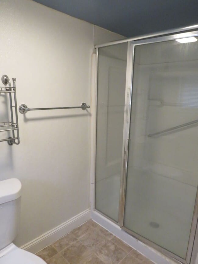 Building Photo - 1620 Canary Ave