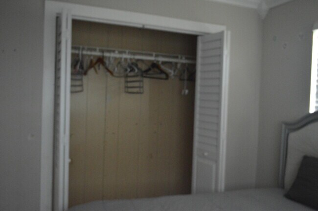 Building Photo - 896 SW 64th Terrace