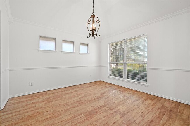 Building Photo - 1665 Amberwood Loop
