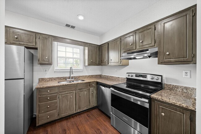 Building Photo - 105 Greenland Ct