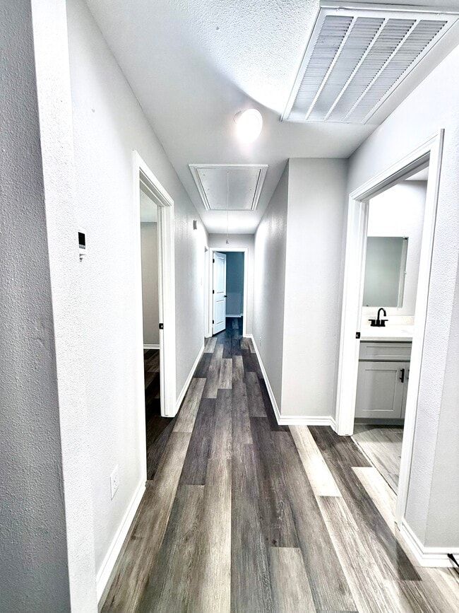 Building Photo - 1412 Ave M