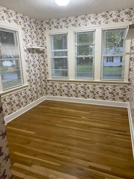 Building Photo - 174 Lakewood Dr