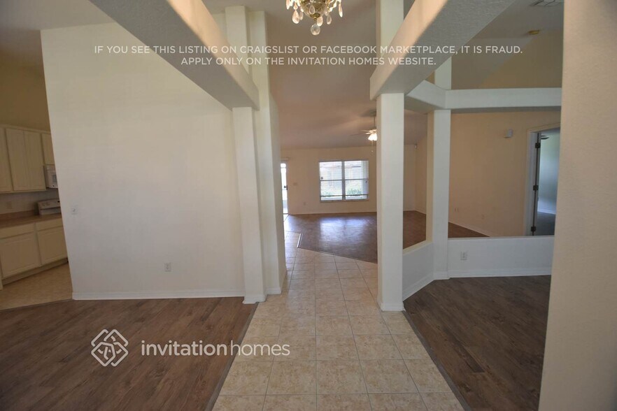 Building Photo - 708 June Lake Ln