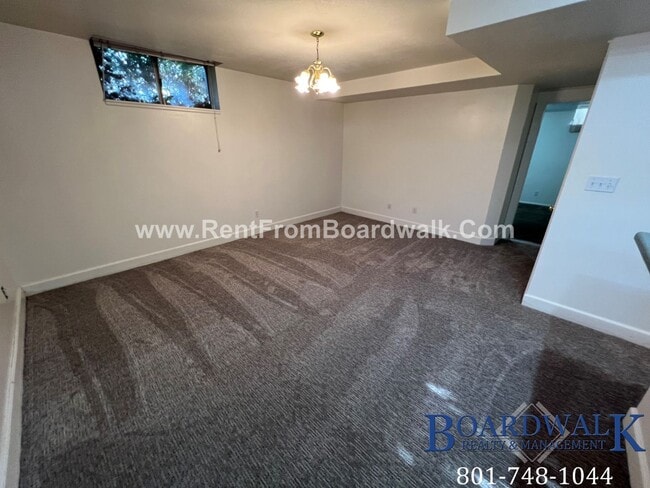 Building Photo - 2247 E Lambourne Ave