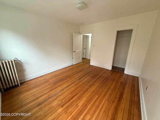 Building Photo - 436 Main St