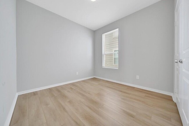 Building Photo - 2722 Skyview Silver Dr