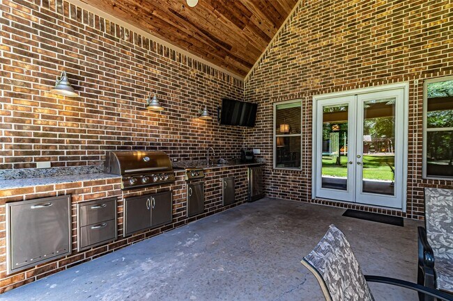 Building Photo - 8970 Navigation Cir