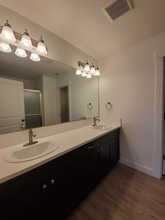 Building Photo - 522 Bedrock Loop