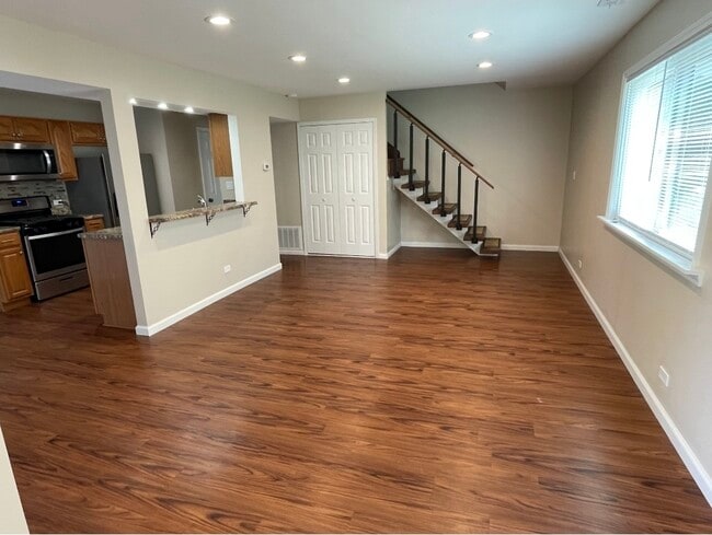 Building Photo - 228 N Waterford Dr