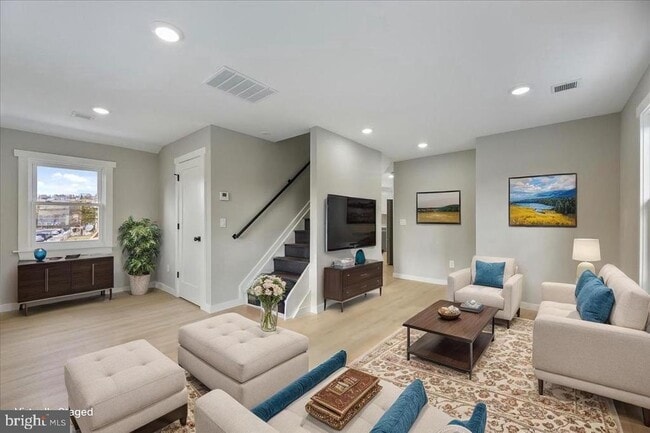 Building Photo - 143 Johnston Ave