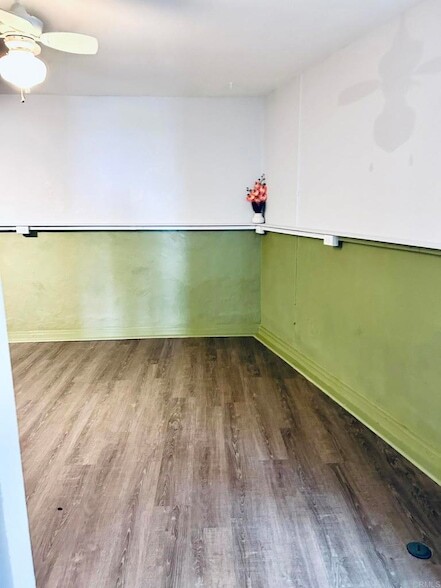 Building Photo - 25072 Alicia Dr