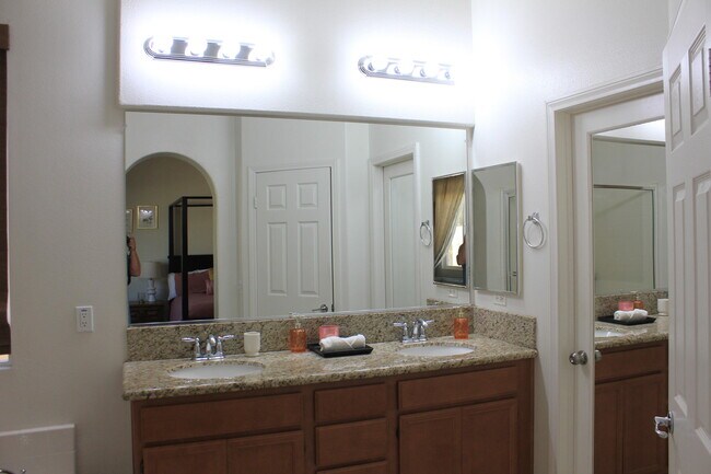 Building Photo - 84136 Olona Ct