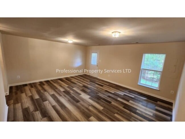 Building Photo - Price Correction! Luxury Townhome In The Villages Of Urbana