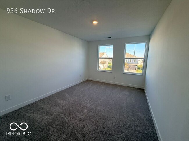 Building Photo - 936 Shadow Dr