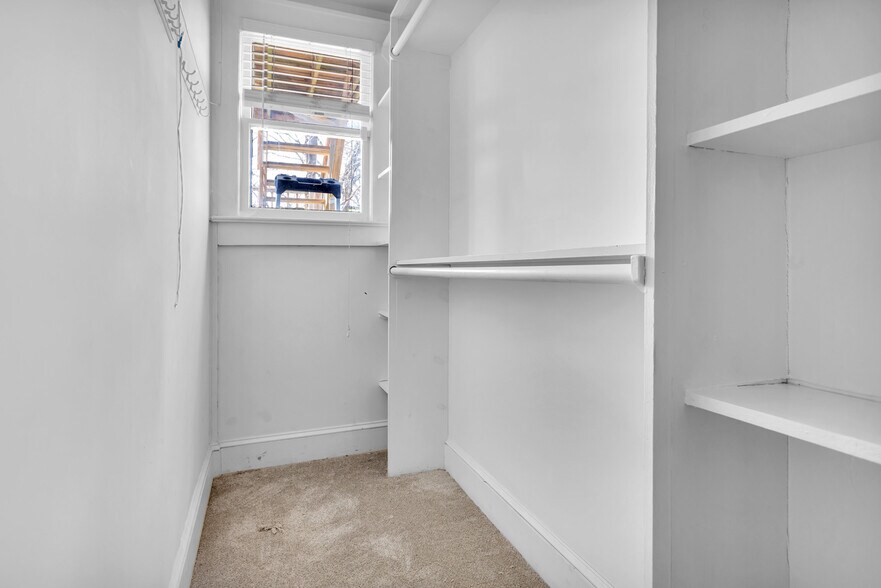 closet - 1050 Tilden St NW