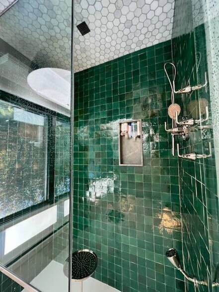 Building Photo - 9 Willow Pond Rd