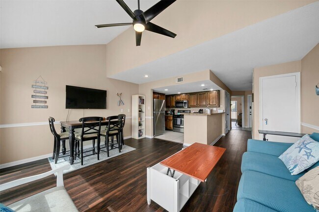 Building Photo - 7041 Kingston Cove Ln