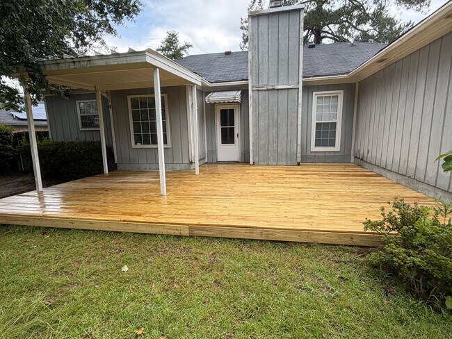 Building Photo - 199 Amelia Dr W