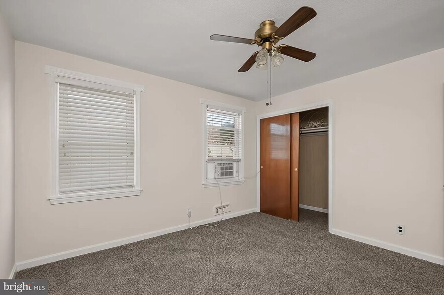 Building Photo - 708 Umbra St