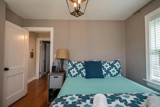 Building Photo - 1501 29th Ave N