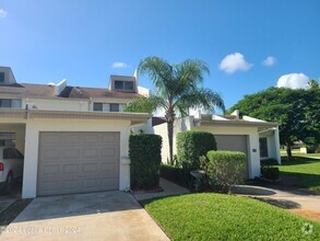 Building Photo - 521 Summerset Ct
