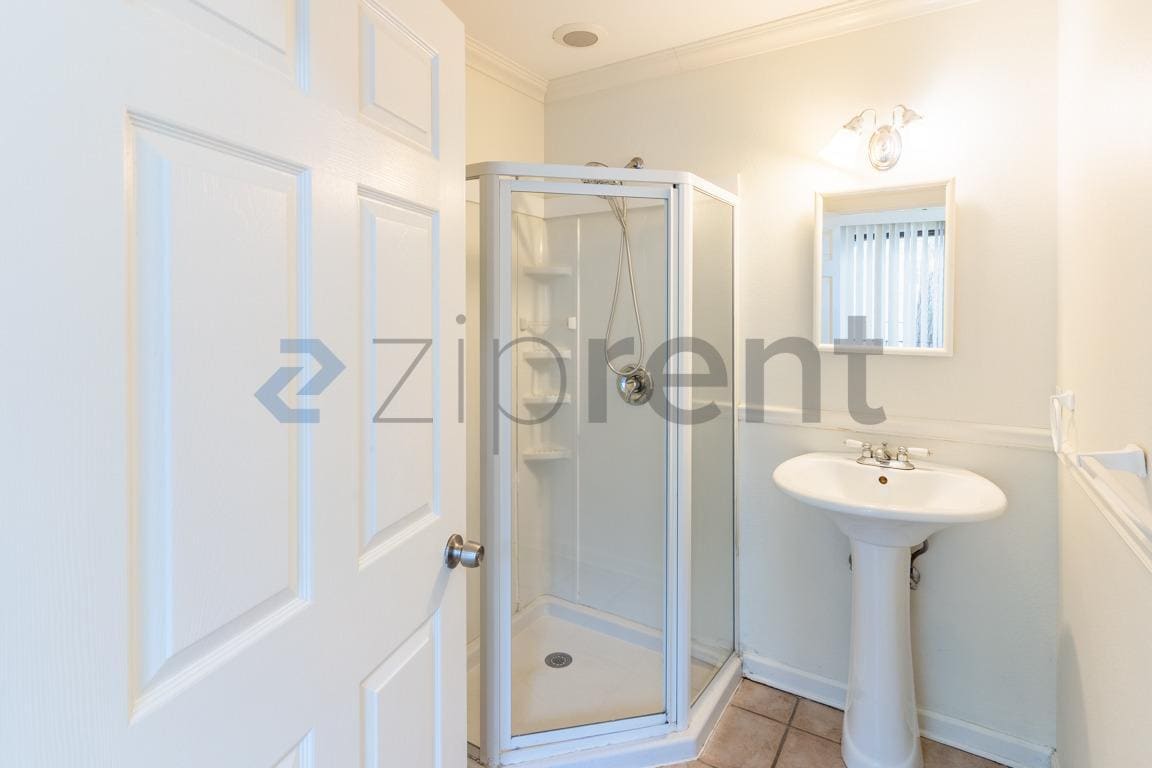 Building Photo - 703 Nelray Blvd