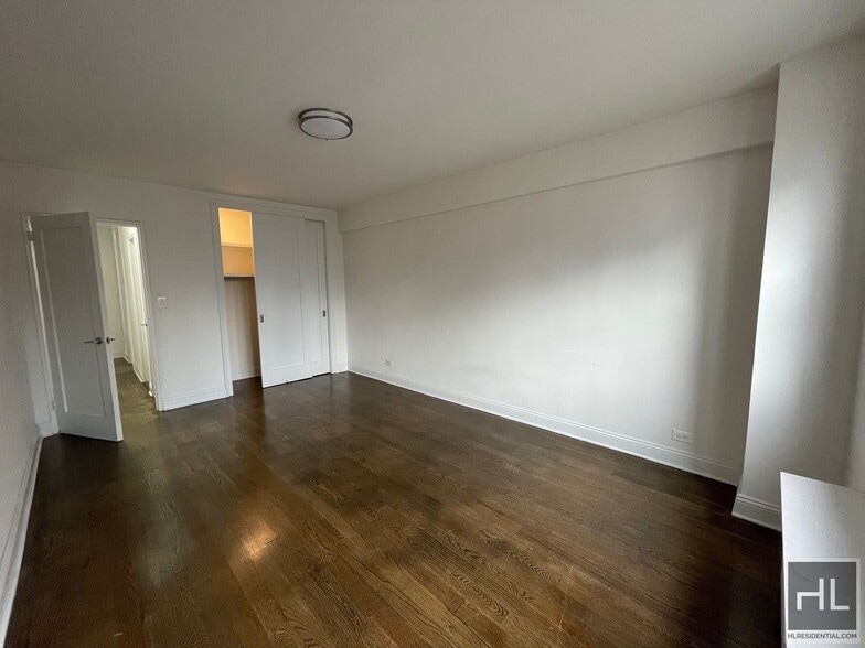 Primary Photo - EAST 35 STREET
