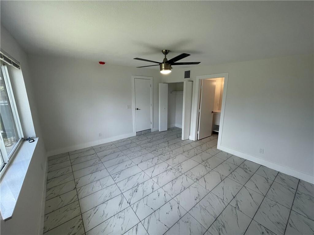 Building Photo - 1131 NW 15th Ct