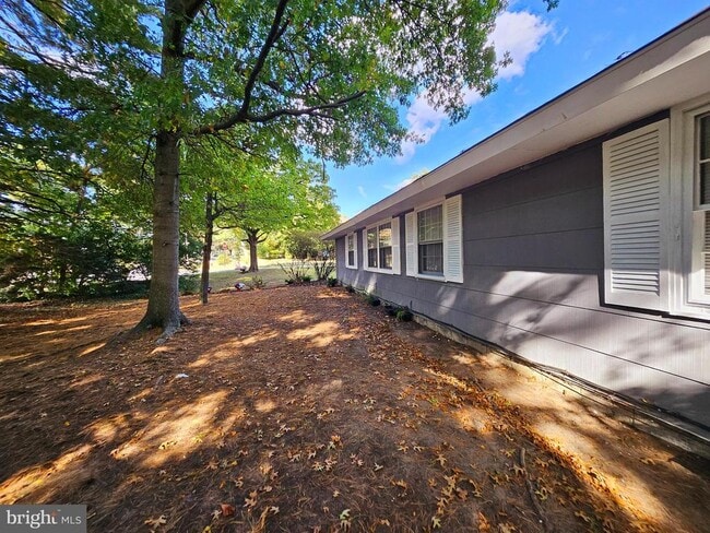 Building Photo - 49 Bonnie Ln