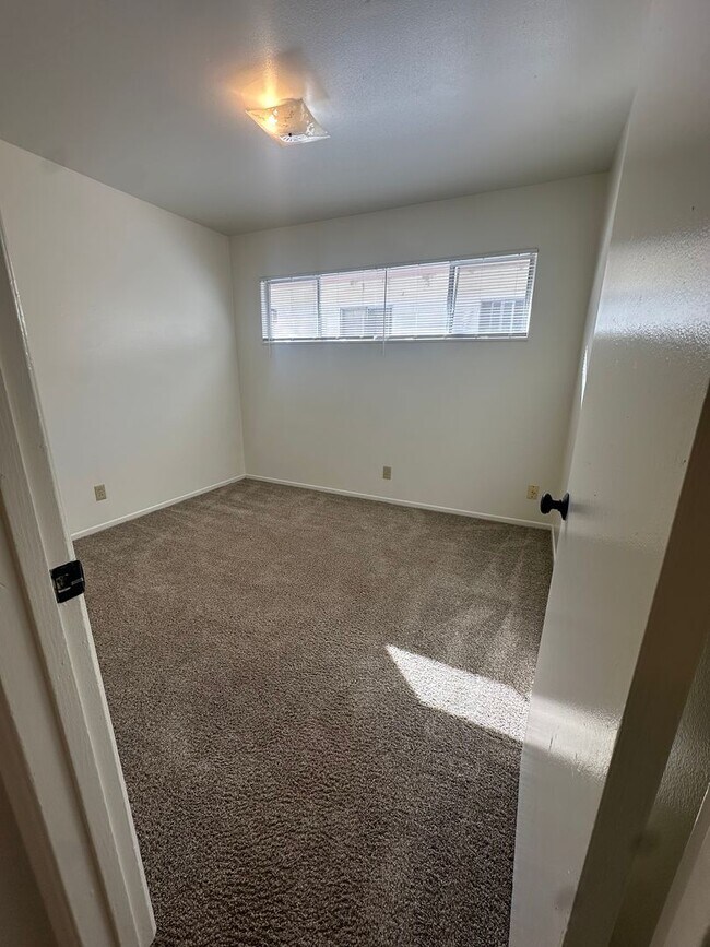 Building Photo - 119-119 W Locust Ave