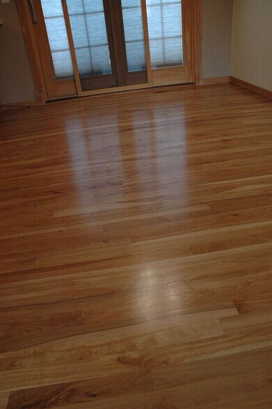 Dining room floor - 3991 Whiting Ln NE