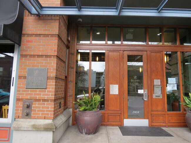Building Photo - Incredible 1bed/1bath Condo Ideally Located in Belltown!