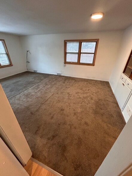Fresh paint & clean flooring - 4563 N 73rd St