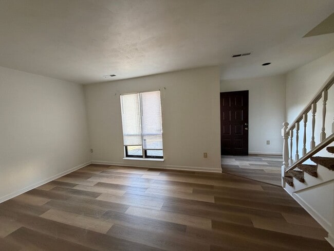 Building Photo - Roanoke County Duplex