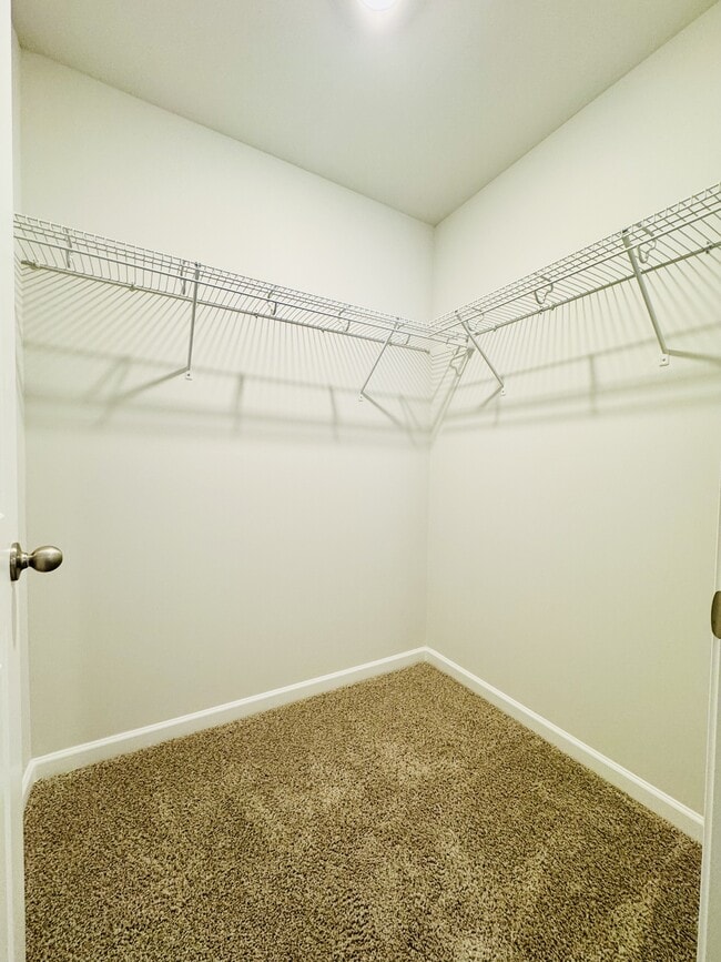 Building Photo - 1024 Kinness Dr