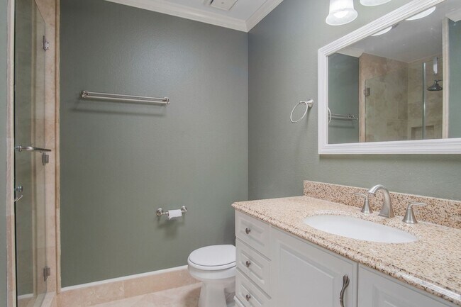 Building Photo - Renovated three-bedroom, three-bath 2-stor...
