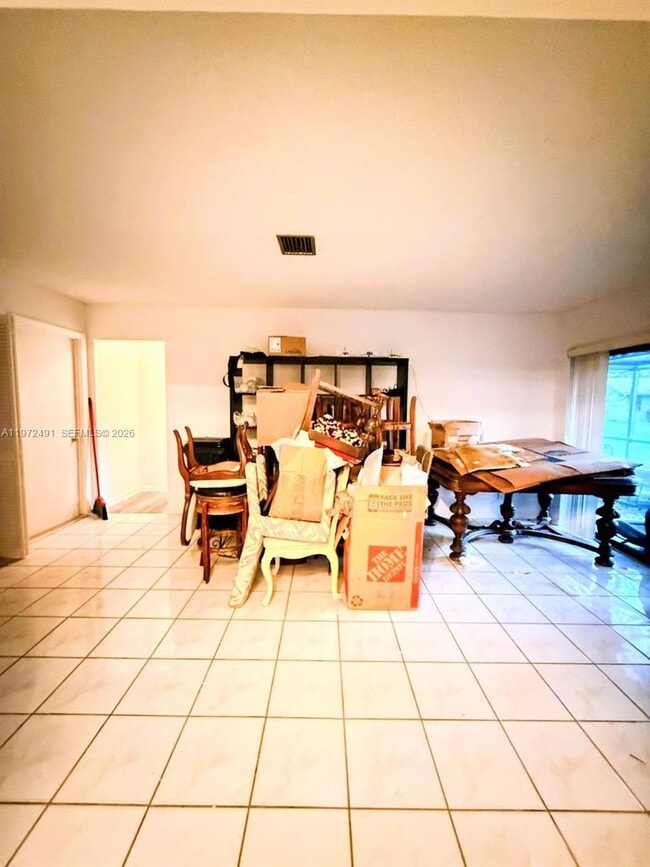 Building Photo - 766 NW 24th Ave