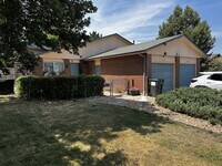 Building Photo - Wonderful duplex in Westminster!