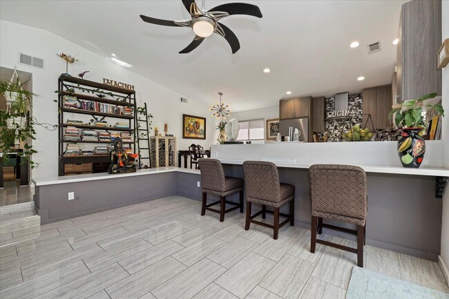 Building Photo - 52273 Avenida Madero