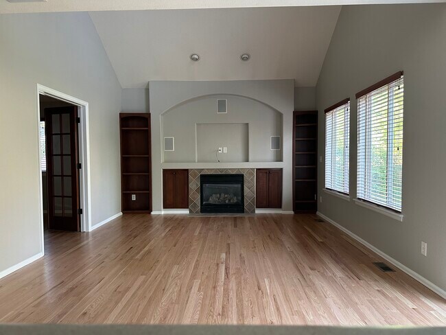 Building Photo - 5529 Pierson Mountain Ave