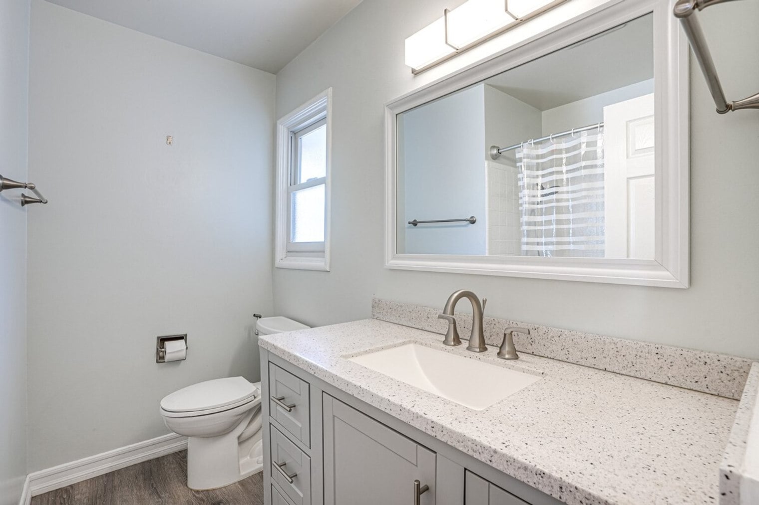 Building Photo - 1338 Thais Ln