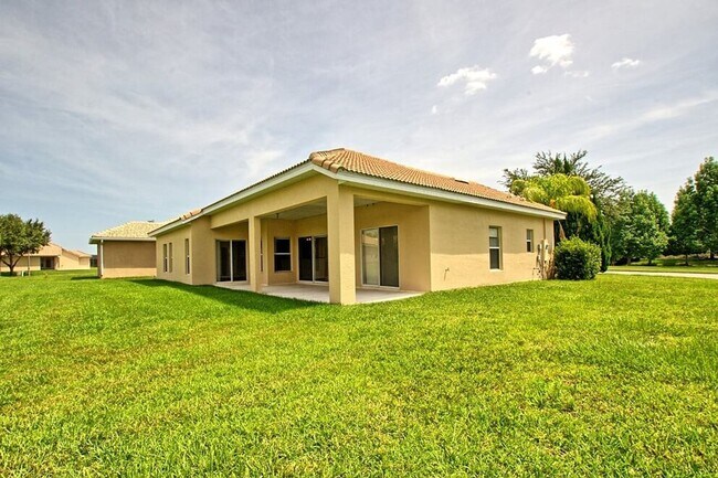 Building Photo - Spacious Home in Isles of Bellalago