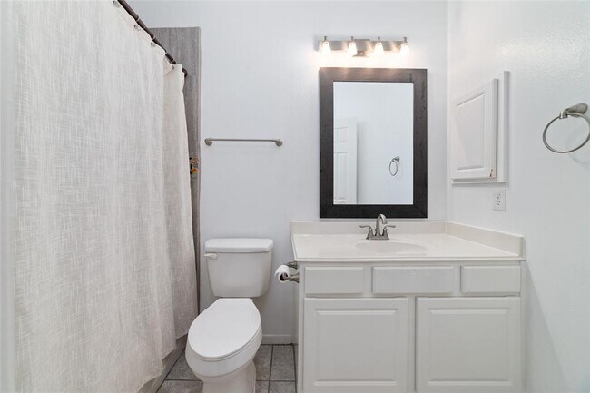 Building Photo - 22531 Heather Way Ct