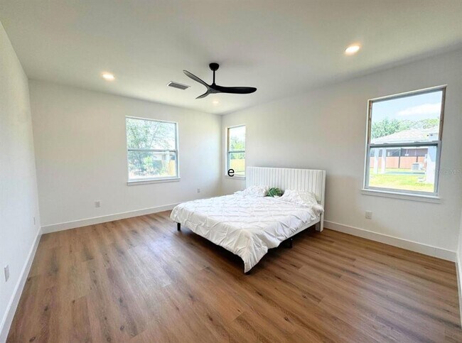 Building Photo - 410 Flat River St SW