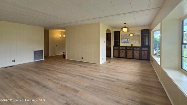 Building Photo - 7393 Fairlane Ave