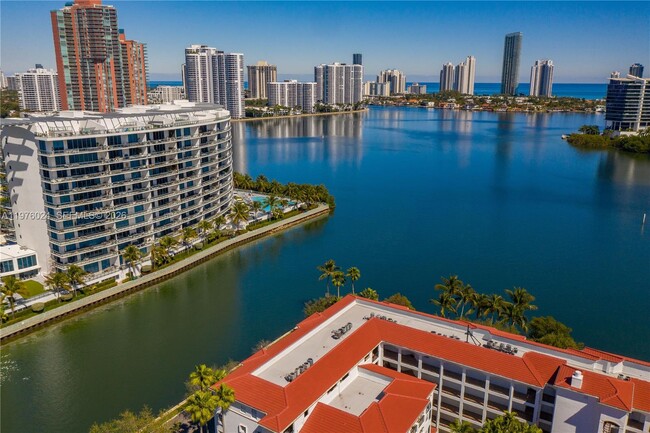 Building Photo - 3255 NE 184th St