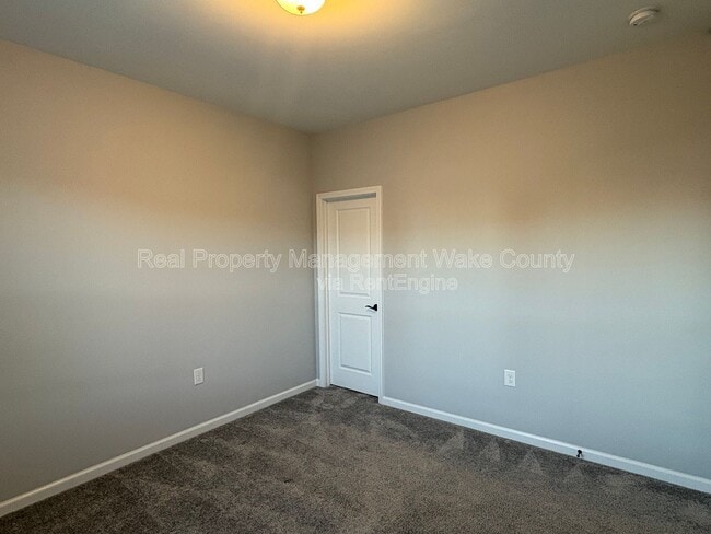 Building Photo - 1664 Highpoint St