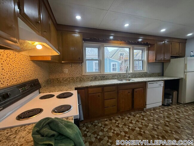 Building Photo - 95 Kidder Ave